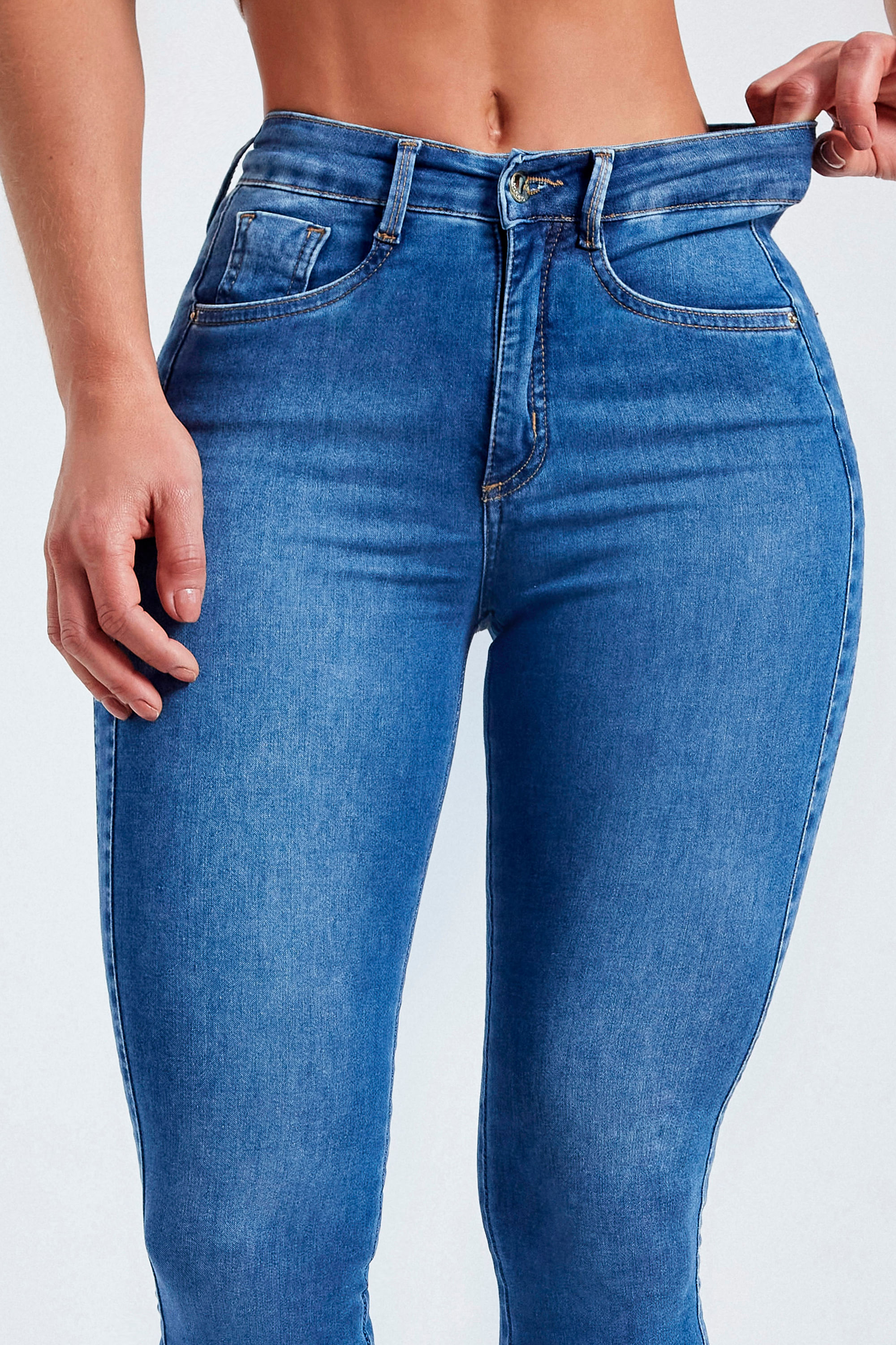Modab - Calça Modeladora Jeans Ultra Modelador CURVE 😱 🎯EFEITO SUPER  MODELADOR Comprime a Barriga e Empina Bumbum🙌🏻 A Calça Jeans Modab é a  peça que não pode faltar no guarda-roupa feminino.