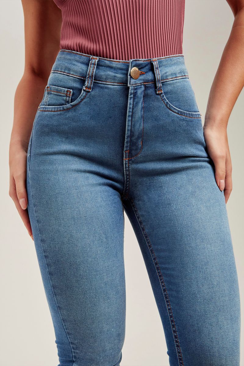 Modab - Calça Modeladora Jeans Ultra Modelador CURVE 😱 🎯EFEITO SUPER  MODELADOR Comprime a Barriga e Empina Bumbum🙌🏻 A Calça Jeans Modab é a  peça que não pode faltar no guarda-roupa feminino.